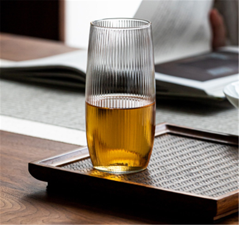 Vaso Japonés con Rayas Verticales